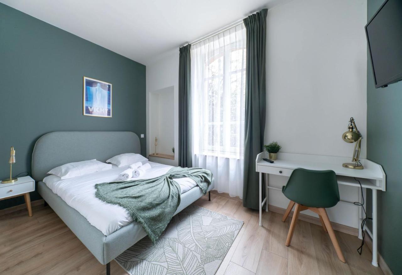 Residence Bains Callou Situee Face Aux Thermes ヴィシー エクステリア 写真