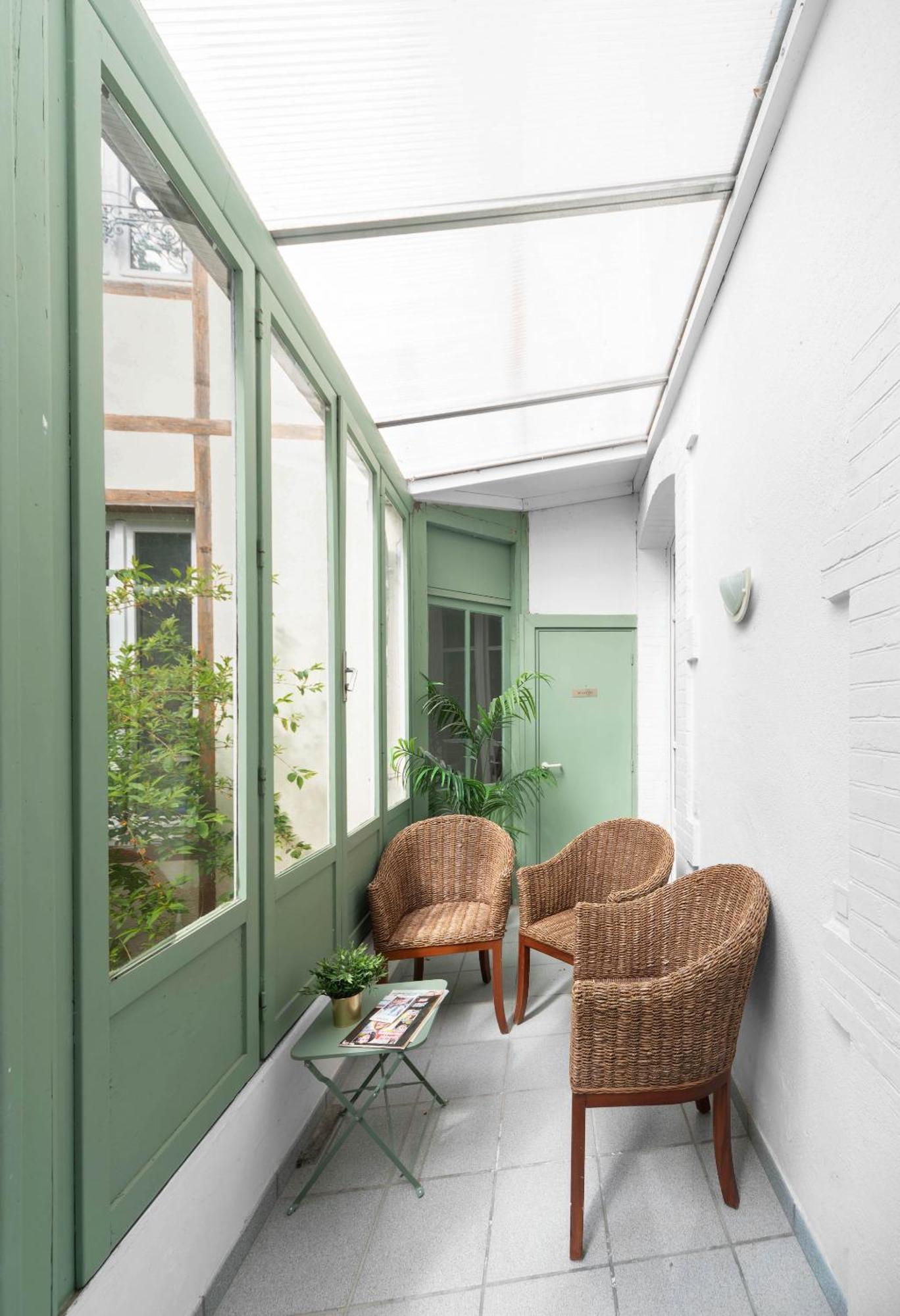 Residence Bains Callou Situee Face Aux Thermes ヴィシー エクステリア 写真